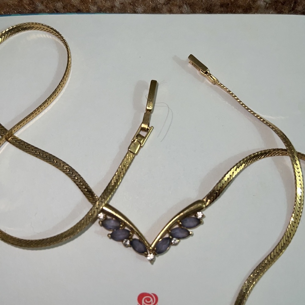 Avon White Rhinestone Dark Purple V-Shape Necklace